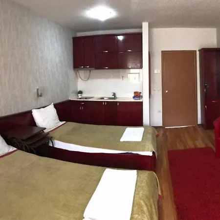 Aparthotel Tri 
