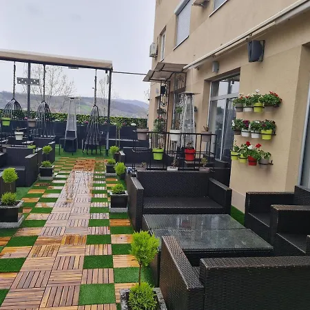 Aparthotel Tri 
